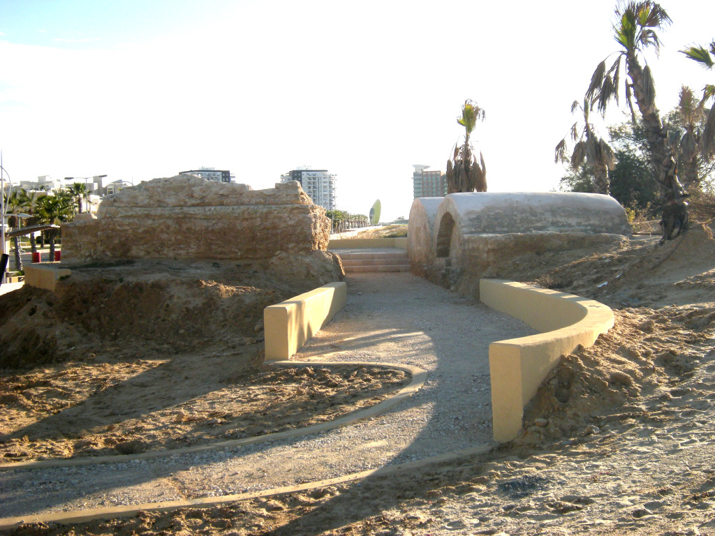 אחוזות הקבר שנחשפו באשדוד - צילום: סער גנור, באדיבות רשות העתיקות