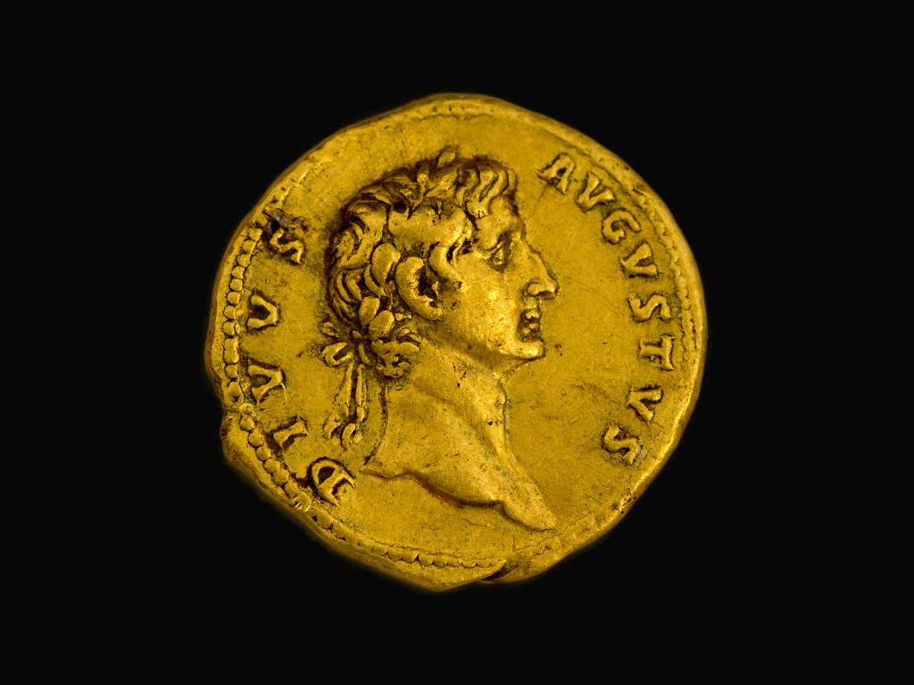 דיוקנו של הקיסר "אוגוסטוס האלוהי". צילום: שמואל מגל, באדיבות רשות העתיקות