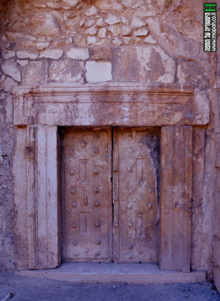 הדלת הכפולה תחת הקשת המרכזית בקברו של רבי יהודה הנשיא - צילום: אפי אליאן