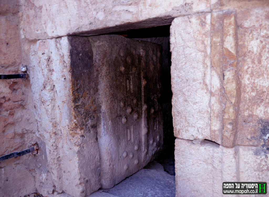 דלת הכניסה לקבר רבי שמעון הנשיא - צילום: אפי אליאן