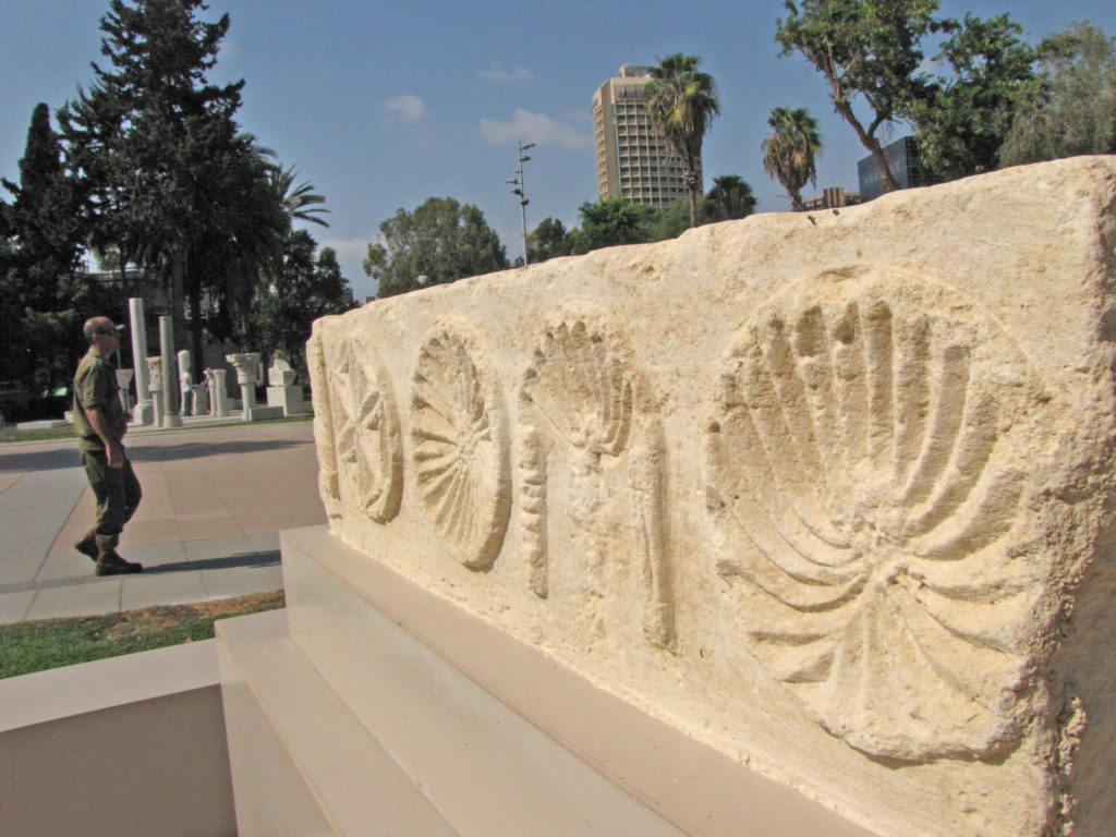ממיצגי הגן הארכיאולוגי ב"קריה" תל אביב - צילום: יולי שוורץ