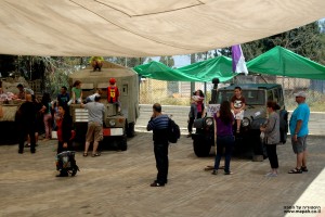 מבקרים במצודת יואב - צילום: אפי אליאן