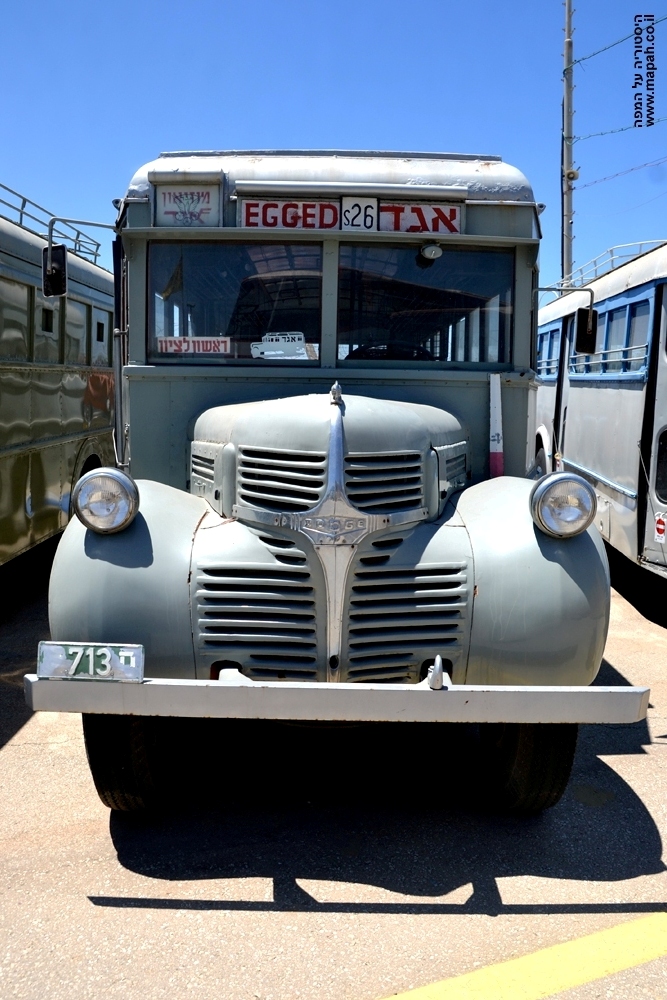 אוטובוס מדגם דודג' במוזיאון הרכב ההיסטורי - צילום: אפי אליאן