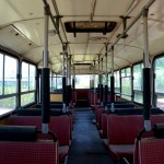 זוכרים את המושבים האדומים? אוטובוס עירוני במוזיאון אגד - צילום: אפי אליאן