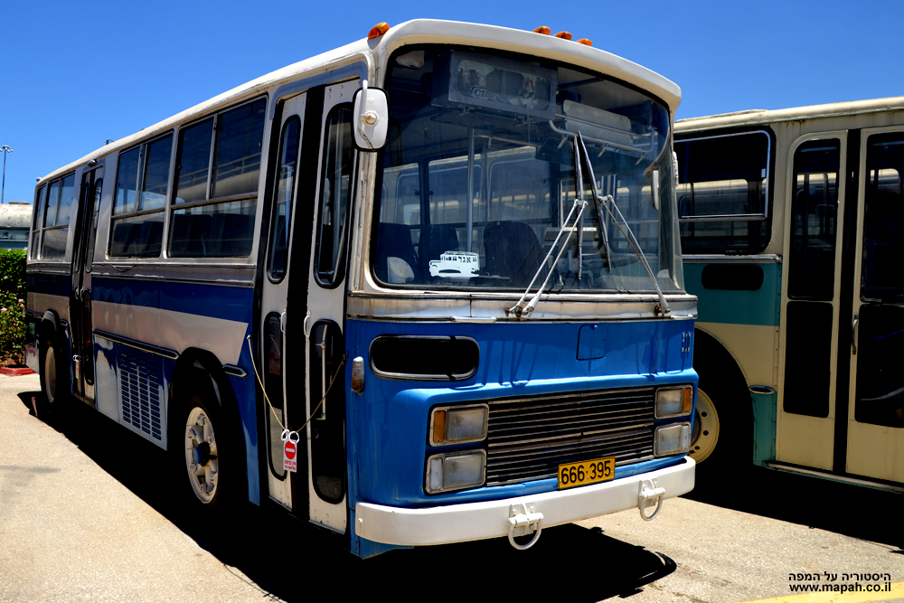 אוטובוס מדגם פיאט 320 , צילום: אפי אליאן