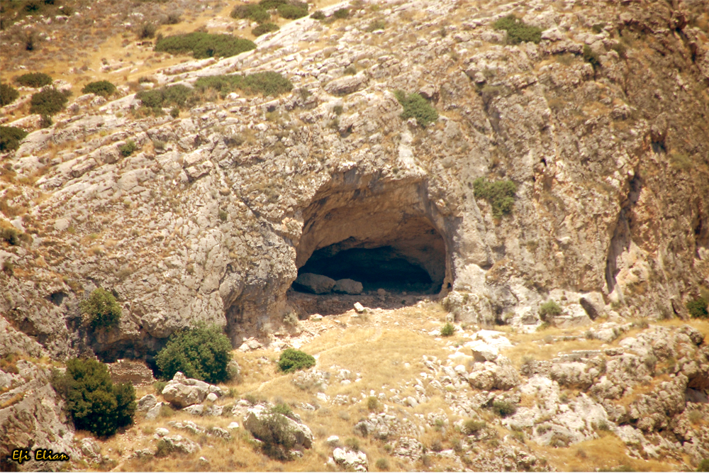 מערה סמוכה למערת הנטיפים - צילום: אפי אליאן