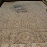 פסיפס שלם שאותר בחפירות בקיבוץ שדה נחום - צילום: אבישי טייכר