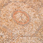 צילום מקורב על אחת מדוגמאות הפסיפס באשקלון