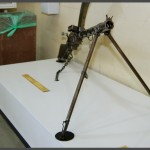 תת מקלע קל בביתן המקלעים במוזיאון בתי האוסף