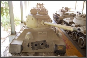 טנק שלל מדגם T34 במוזיאון בתי האוסף של צה"ל