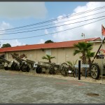 שורת תצוגה של תותחים נגד מטוסים