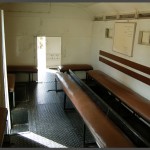 פנים האוטובוס הממוגן במוזיאון בתי האוסף של צה"ל