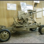 תותח נגד מטוסים נגרר במוזיאון בתי האוסף של צה"ל