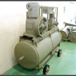 מדחס אשר שימש כסליק לאכסון כלי נשק ותחמושת