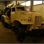 משאית ועגלת משגר טיל נגד מטוסים שנלקח שלל