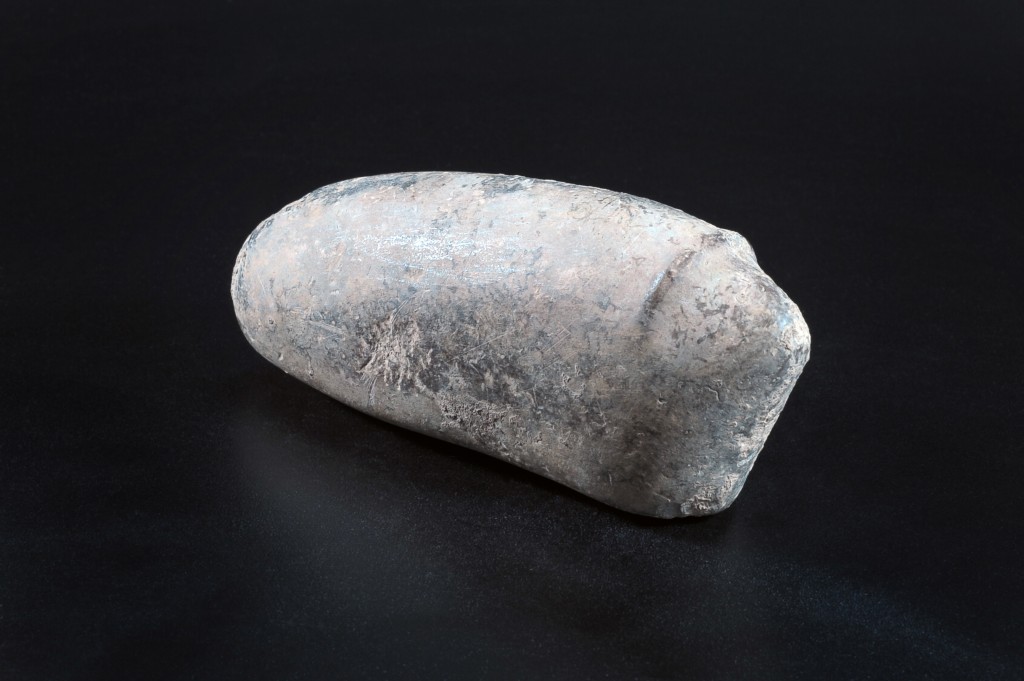 אחד מהפסלונים שנמצאו בחפירות בתל מוצא - צילום: צילום: יעל יולוביץ, באדיבות רשות העתיקות