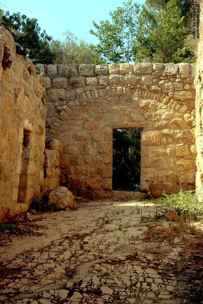 אחד מהבתים הנטושים בשמורת הסטף