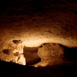 פנים מערת עמודים בגן הלאומי בית גוברין