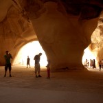 מבקרים במערות הפעמון בגן הלאומי בית גוברין תל מרשה