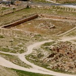 שרידי מבנה ובריכה עתיקה שנחשפו בסמוך להרודיון