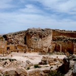 מבט מדרום לעבר המגדל הצפוני ושטח הארמון