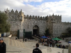 שער שכם לפני השיפוץ - צילום: אבי משיח - רשות העתיקות