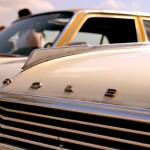 לוגו השברולט המוטבע על מכסה המנוע