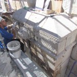 הרכבת אבני תא-הלוחם מחדש בשער האריות - צילום: אבי משיח - רשות העתיקות