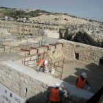 משפצים את שער ציון - צילום: אבי משיח - רשות העתיקות