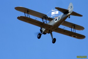מטוס הסטירמן של מוזיאון חיל האויר חצרים במעוף