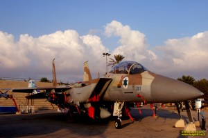 מטוס F15 של חיל האויר הישראלי בתצוגה במוזיאון חצרים