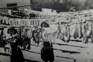 נשות המכבסה בתמונה מקורית ממכון איילון