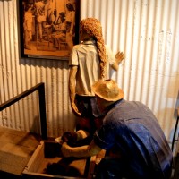 עמדת ניקוי הנעליים והבגדים משבבי המתכת במכון איילון