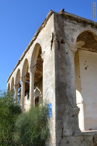 מבנה בית הקשתות הסמוך לקיבוץ זיקים