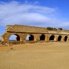 Caesarea aqueduct האקוודוקט בחוף קיסריה - צילום: אפי אליאן