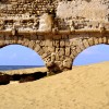 Caesarea aqueduct האקוודוקט בחוף קיסריה - צילום: אפי אליאן