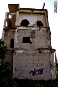 בניין מפקדת חסן סלמה בבאר יעקב - צילום: אפי אליאן