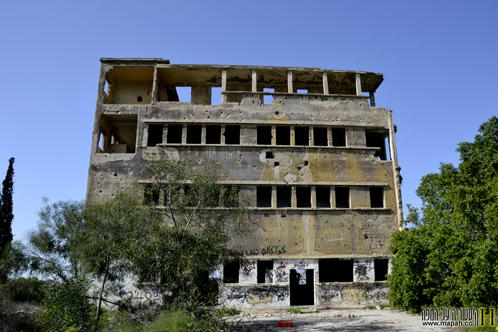 בניין מפקדת חסן סלמה בבאר יעקב - צילום: אפי אליאן
