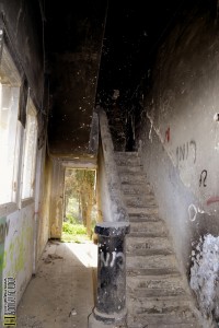 גרם המדרגות בין הקומה הראשונה לשניה במפקדה