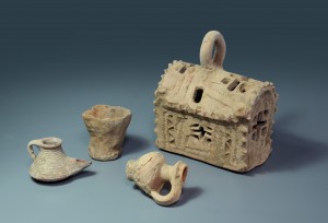 צלמית המנורה - צילום:קלרה עמית, באדיבות רשות העתיקות