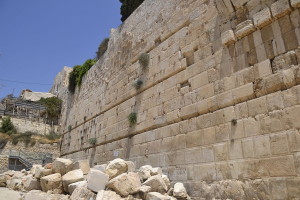 החומה המערבית בגן הארכאולוגי בירושלים - צילום: אפי אליאן