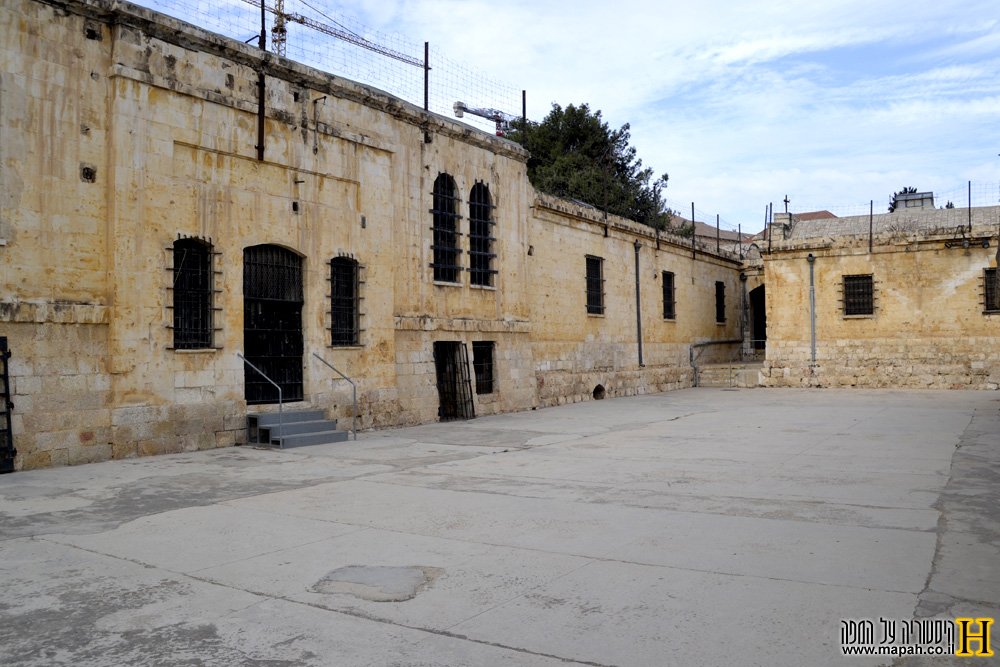 חצר הכלא הצפונית במוזיאון אסירי המחתרות - צילום: אפי אליאן