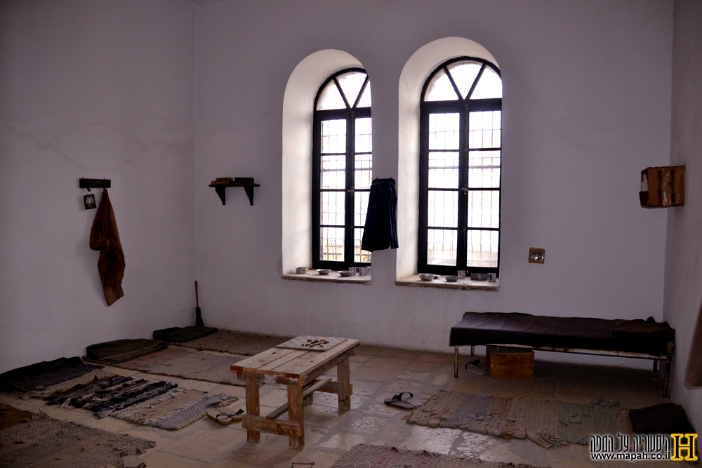 דוגמא לחדר אסירים רגילים במוזיאון אסירי המחתרות - צילום: אפי אליאן