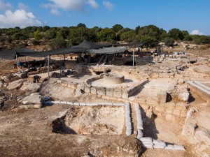 מראה החפירות הארכיאולוגיות המתבצעות במקום - צילום אסף פרץ