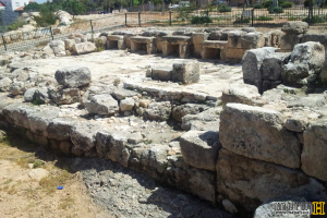 שרידי בית המרחץ הרומי בכפר האורנים - צילום: אפי אליאן