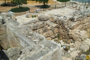 מבט עילי של החדר החם בבית המרחץ הרומי בכפר האורנים - צילום: אפי אליאן