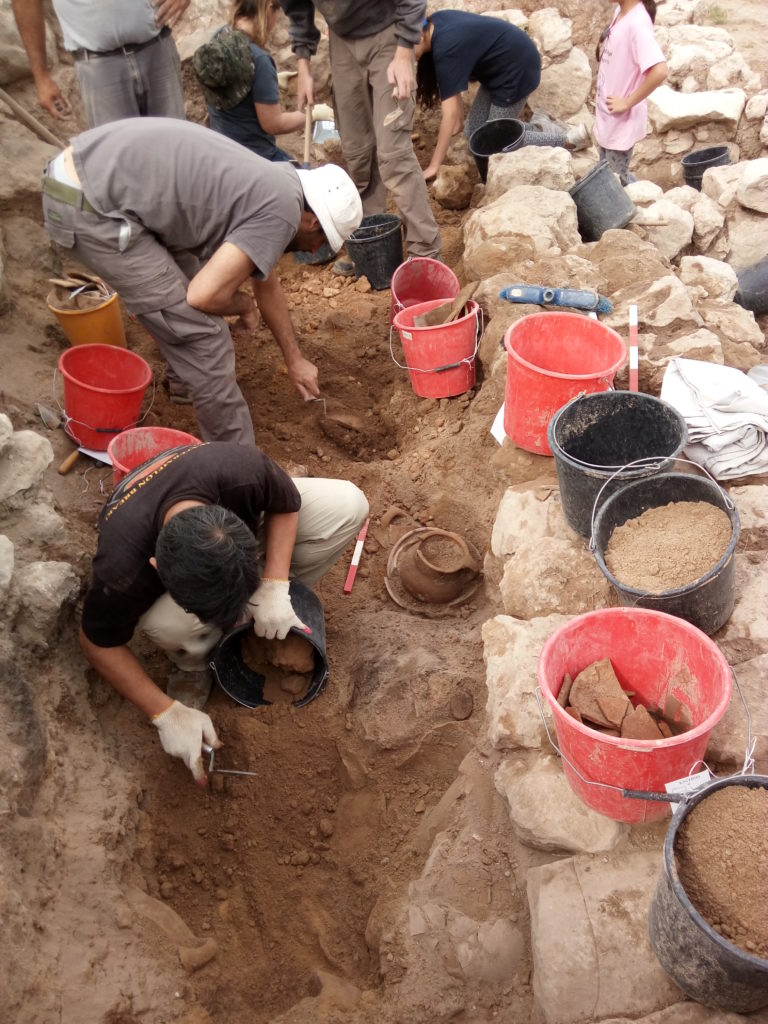 חפירות באתר הקדום צקלג צילום-משלחת החפירות לחורבת אל-ראעי