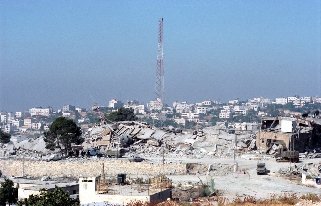 לאחר פיצוץ מצודת המשטרה הבריטית משטרת חברון - בניין הממשל חברון - צילום: יונתן נאמן - ארכיון לע"מ