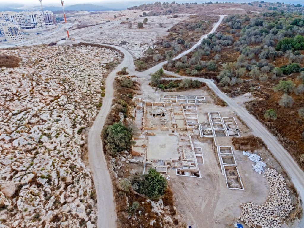 מתחם הכנסיה שנחשף ברמת בית שמש. צילום: אסף פרץ