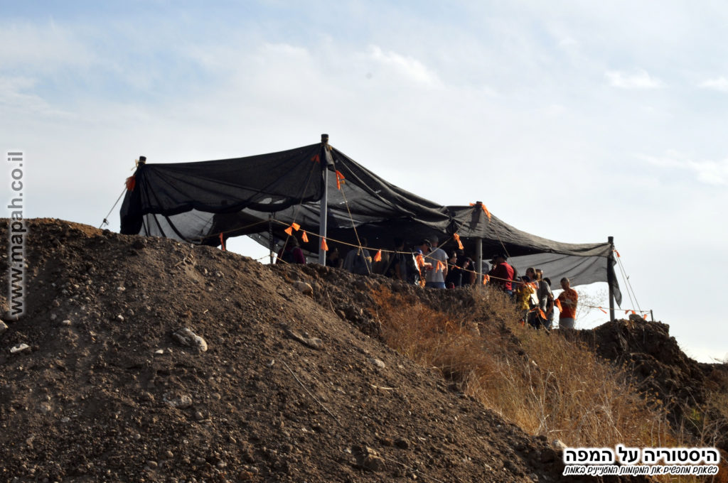 ראש התל המלאכותי בעין אסור